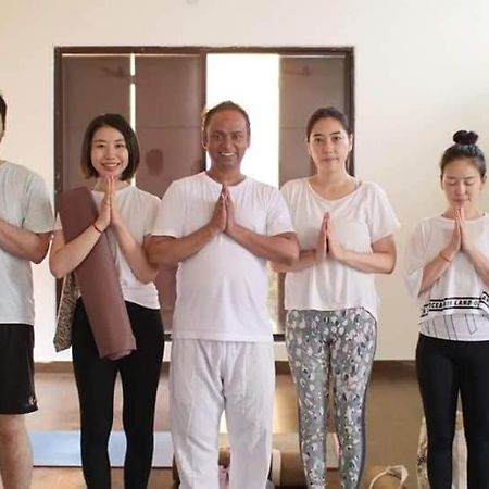 Yogi Home Stay Рішикеш Екстер'єр фото