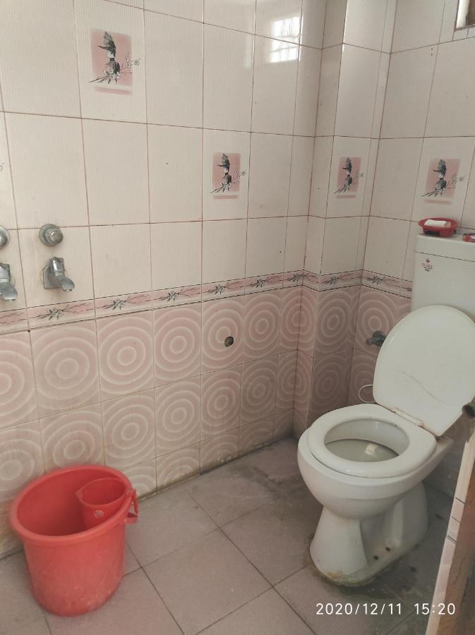 Yogi Home Stay Рішикеш Екстер'єр фото